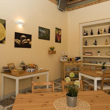 Antica Dimora Acomodação com café da manhã Palermo Exterior foto
